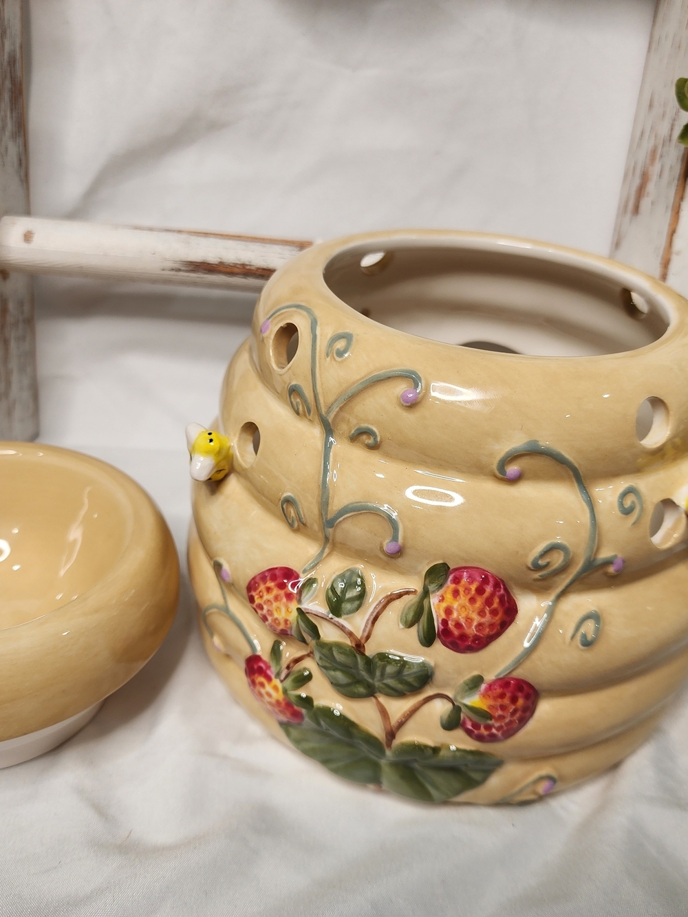 PartyLite Yellow Ceramic Strawberry Lantern with Raised Fruit Detail